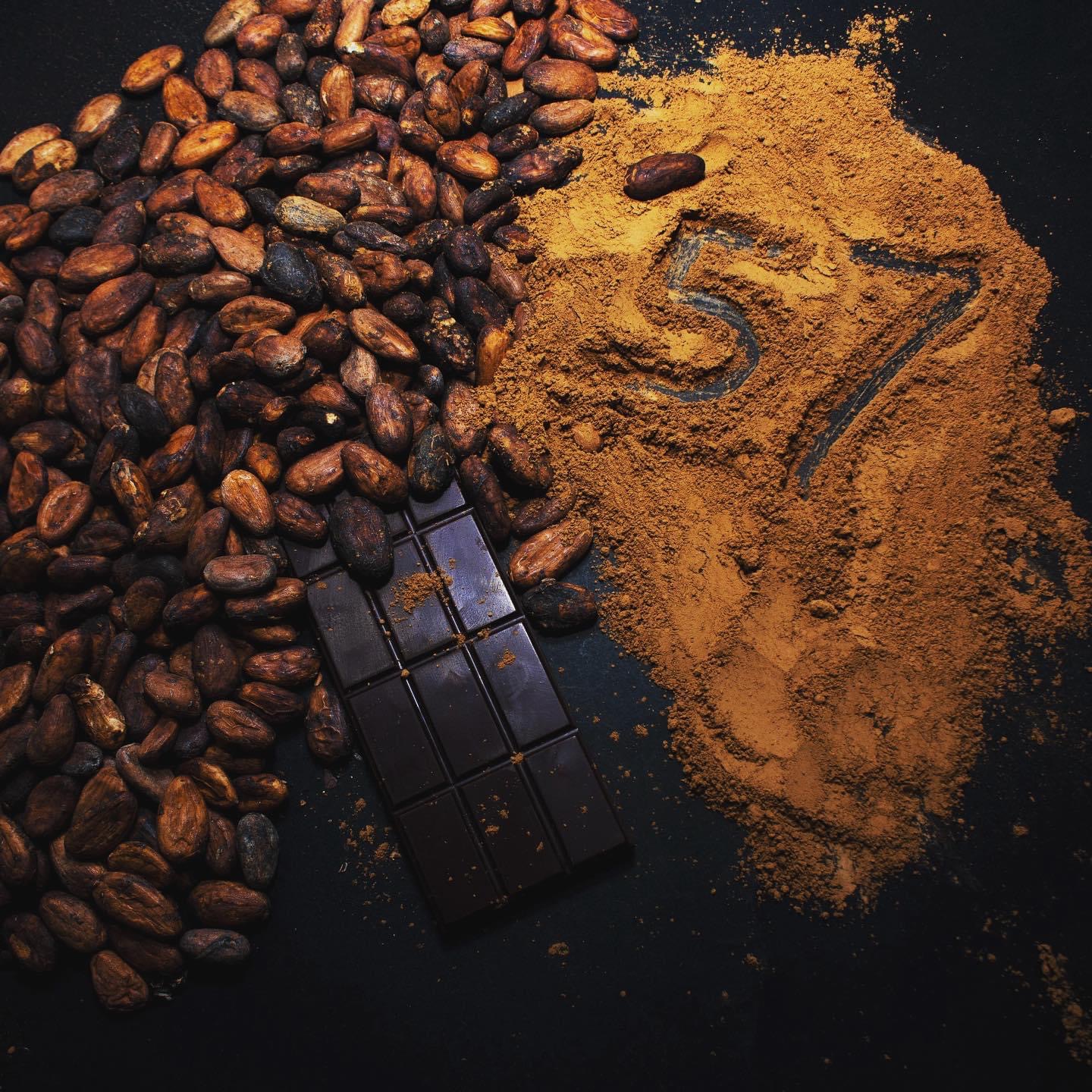 Dark chocolate bar